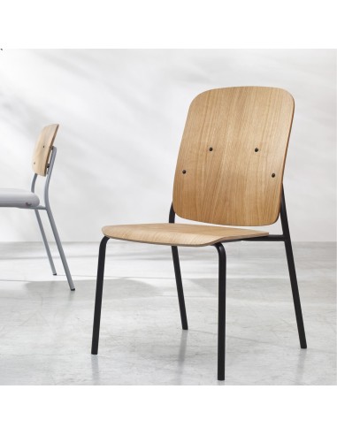 Chaise Hens empilable en bois ou tissu pour espaces professionnels