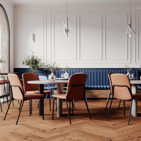 Ensemble de chaises Hens HS 215 H dans salle de réunion