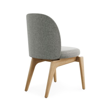 Profil élégant de la chaise Flos FSW K 721 finition naturelle