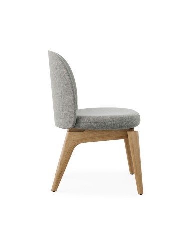 Vue latérale de la chaise Flos FSW K 721 en finition chêne clair