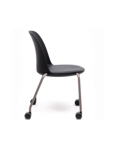 Vue de profil de la chaise Haali 240 avec roulettes et design moderne noir
