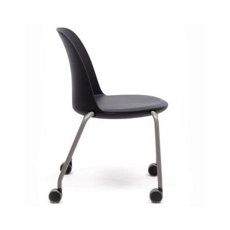 Vue de profil de la chaise Haali 240 avec roulettes et design moderne noir