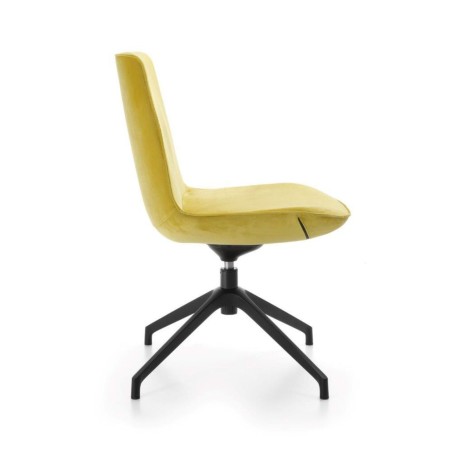 Vue latérale de la chaise jaune de réunion Lumi avec confort d'assise