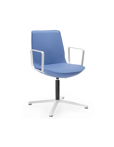 chaise de réunion Lumi 4C1 bleue avec accoudoirs et piétement étoile blanc