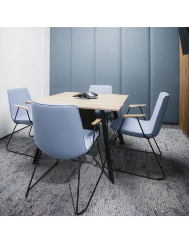 Chaise Lumi en tissu avec piètement luge stable pour espaces professionnels à Sion