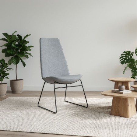 Chaise design premium Lumi pour entreprise suisse et espaces lounges