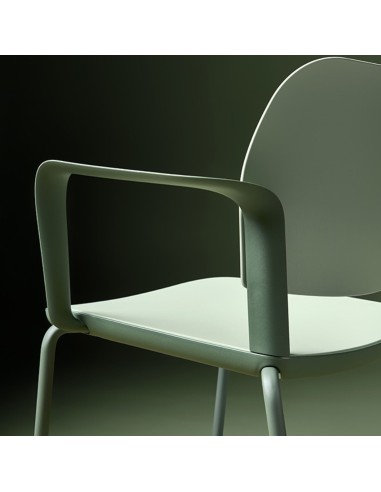 Accoudoir design de la chaise Volo verte en plastique design pour salle de réunion suisse