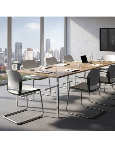 Chaise Volo VO 230 alignée en salle de réunion d’entreprise