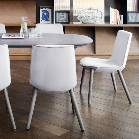 Chaises lumi avec pieds en bois pour salle de pause et restauration avec assise et dossier confortable