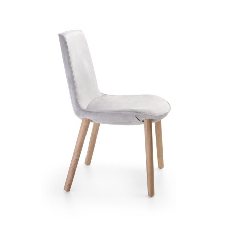 Chaise professionnelle Lumi pour espaces publics suisses et zones de convivialité