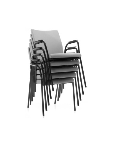 Chaises mate empilées pour espaces professionnels stockage efficace