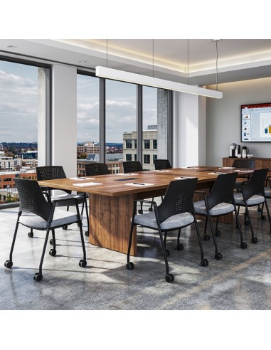 Salle de conférence avec chaises momo pour espaces suisses professionnels