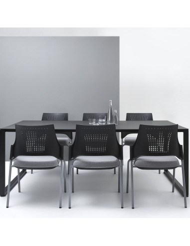 Chaise de conférence Momo 220 avec coussin d’assise rembourré pour salle de conférence à Berne