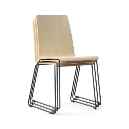 Siège Moon Wood empilable avec finition bois clair et piètement noir – Moon Wood