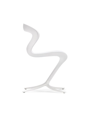 Chaise Callita blanche – profil latéral montrant les lignes fluides
