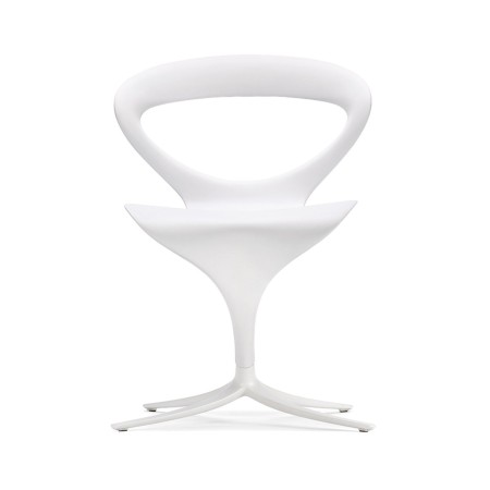 Chaise Callita blanche – vue frontale intérieur épuré et moderne