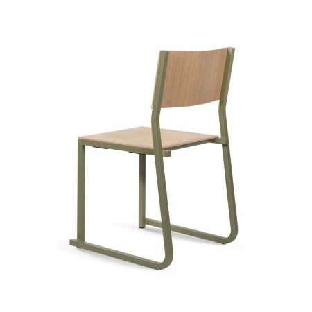 Chaise GT01 – Design industriel chic avec structure métallique fine et assise en bois clair