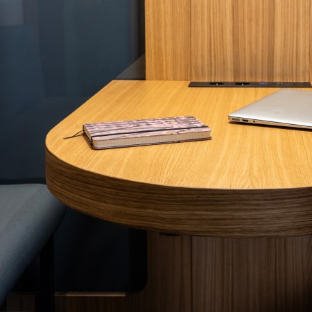 Cabine Haven Four – Acoustique et Design pour Réunions & Visioconférences | Office Acoustics