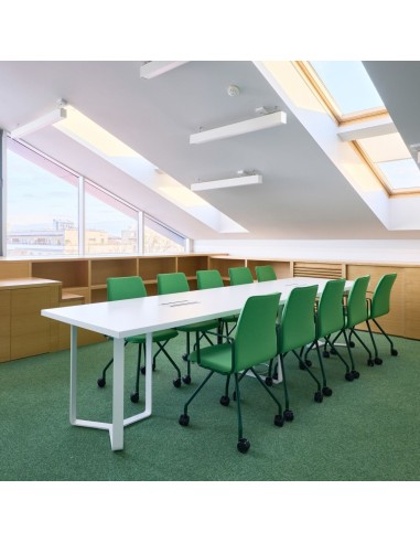 Salle de conférence avec chaises Orte 260 pour espaces exigeants suisse professionnels