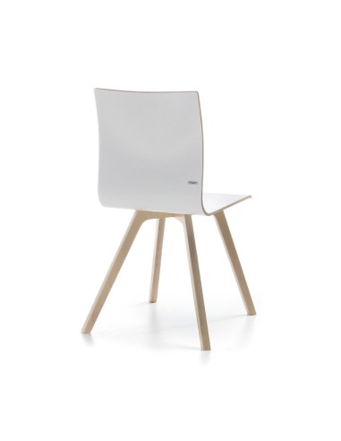 Arrière de la chaise Orte avec pieds bois en étoile pour espaces pros et design