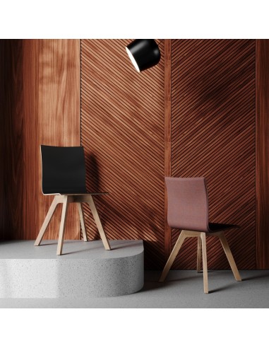 Ambiance design de la chaise Orte avec pieds en bois et assise rembourrée