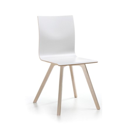 Chaise Orte en bois blanc et de chêne clair pour espaces collaboratifs en Suisse