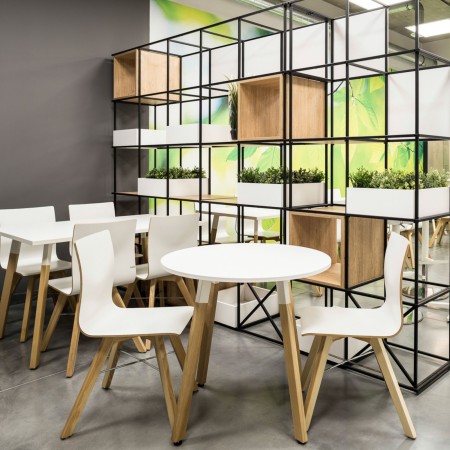 Chaise Orte en bois pour salle de réunion et cafétéria noir 2