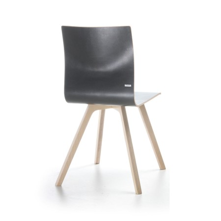 chaise Orte pour espaces professionnels suisse avec pieds en bois et assise laquée