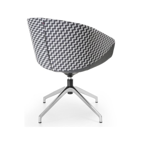 Vue de dos du fauteuil de conférence Oxco avec 4 pieds en aluminium