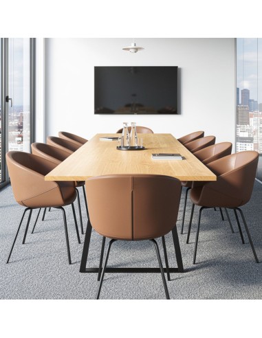 Chaise de réunion design Oxco intégrée dans espace professionnel suisse