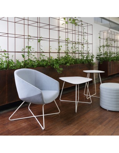 Espace d'accueil avec chaise Oxco design contemporain blanc