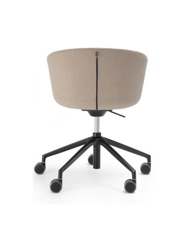 Petit fauteuil de travail avec assise confortable et roulettes pour salle de réunion suisse