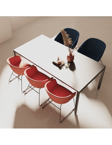 Salle de pause et réunion à Sierre avec chaises Oxco small - piètement luge et assise confortable