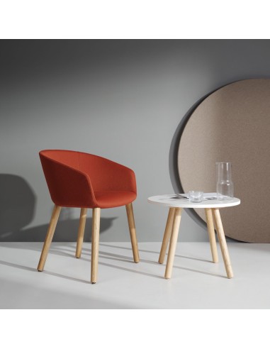 Salle d'accueil avec chaise design Oxco assise rouge confortable pour espaces pros