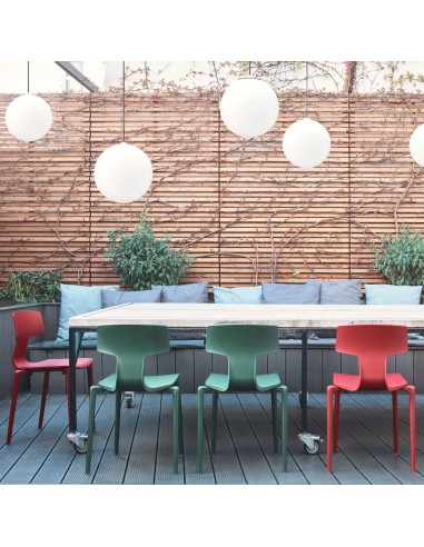 chaise de réunion polyvalente empilable pour collectivités et extérieur