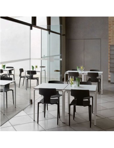 Chaise design de restauration et réunions en extérieur en noir Split pour espaces pros