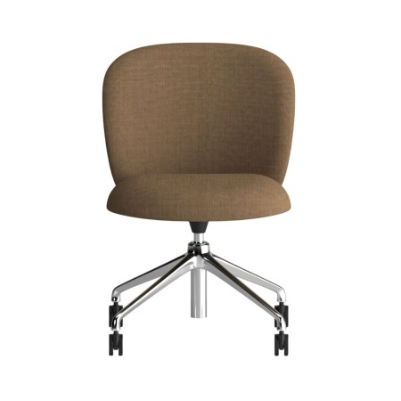 Chaise Volta au design ergonomique, piètement à cinq branches chromées avec roulettes, présentée de face – Volta