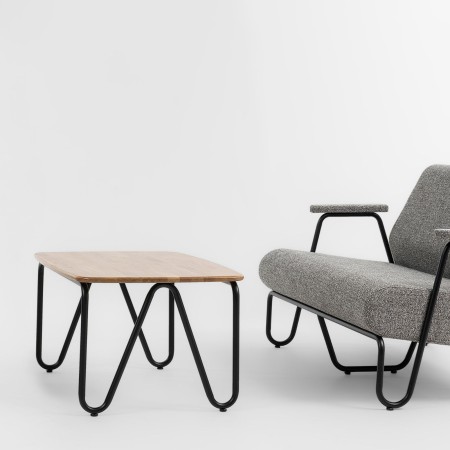 Table basse moderne associée à fauteuil design - Clip