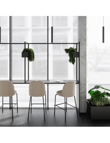 Espace de travail collaboratif et restauration avec chaises hautes sans accoudoirs Flos minimalistes