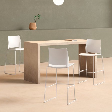 Tabouret haut moderne pour espace collectif suisses Fendo High