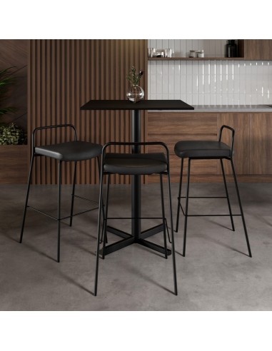 Salle de pause en entreprise bernoise avec tabourets hauts professionnels Momo noirs