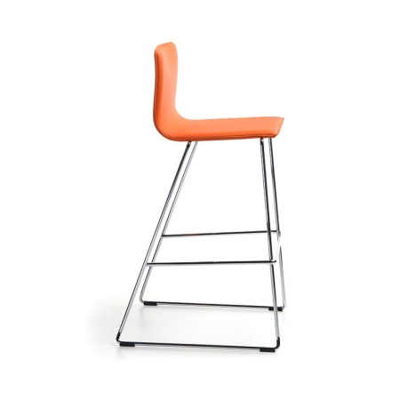 Chaise haute design contreplaqué pour bar et bureau Orte de profil orange