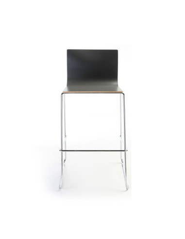 Chaise haute design en CPL avec base chromée, empilable, idéale pour bureaux Orte de face