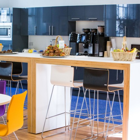 Chaises haute Orte en contreplaqué blanc et noir avec pieds en luge métal