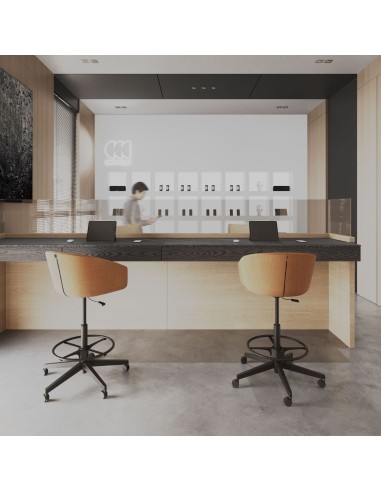 Chaise haute ergonomique pivotante avec dossier enveloppant pour bureau suisse Oxco small en beige