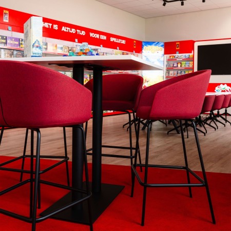 Chaise Oxco small hautes pour tables hautes en espaces professionnels modernes