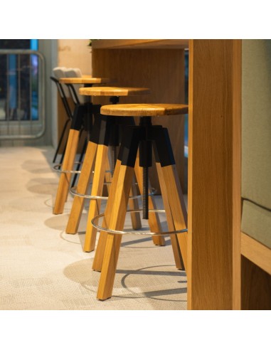 Tabouret loft réglable sans dossier pour cafés suisses Spin