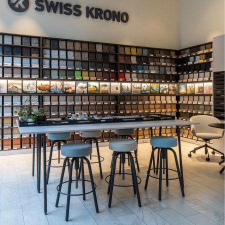 Salle de pause et réunion avec tabouret design Spin avec pieds en métal et assise confortable pour entreprises en Suisse