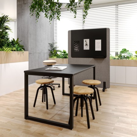 Tabouret Spin en bois avec pieds en métal noir réglable par vis pour restauration 2