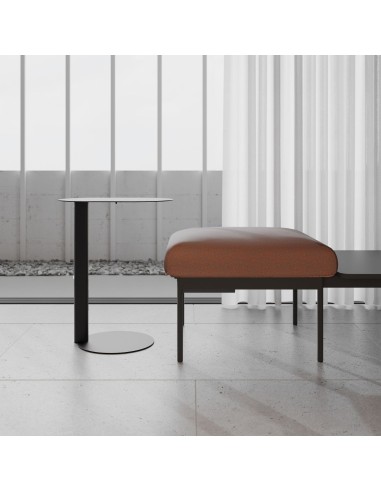 Table d’appoint ovale en intérieur minimaliste - Ovall